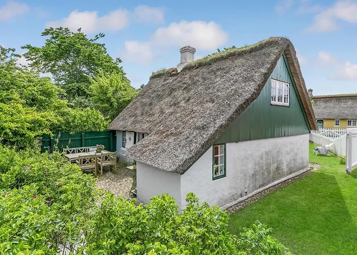 Lovely In With Wifi Holiday home